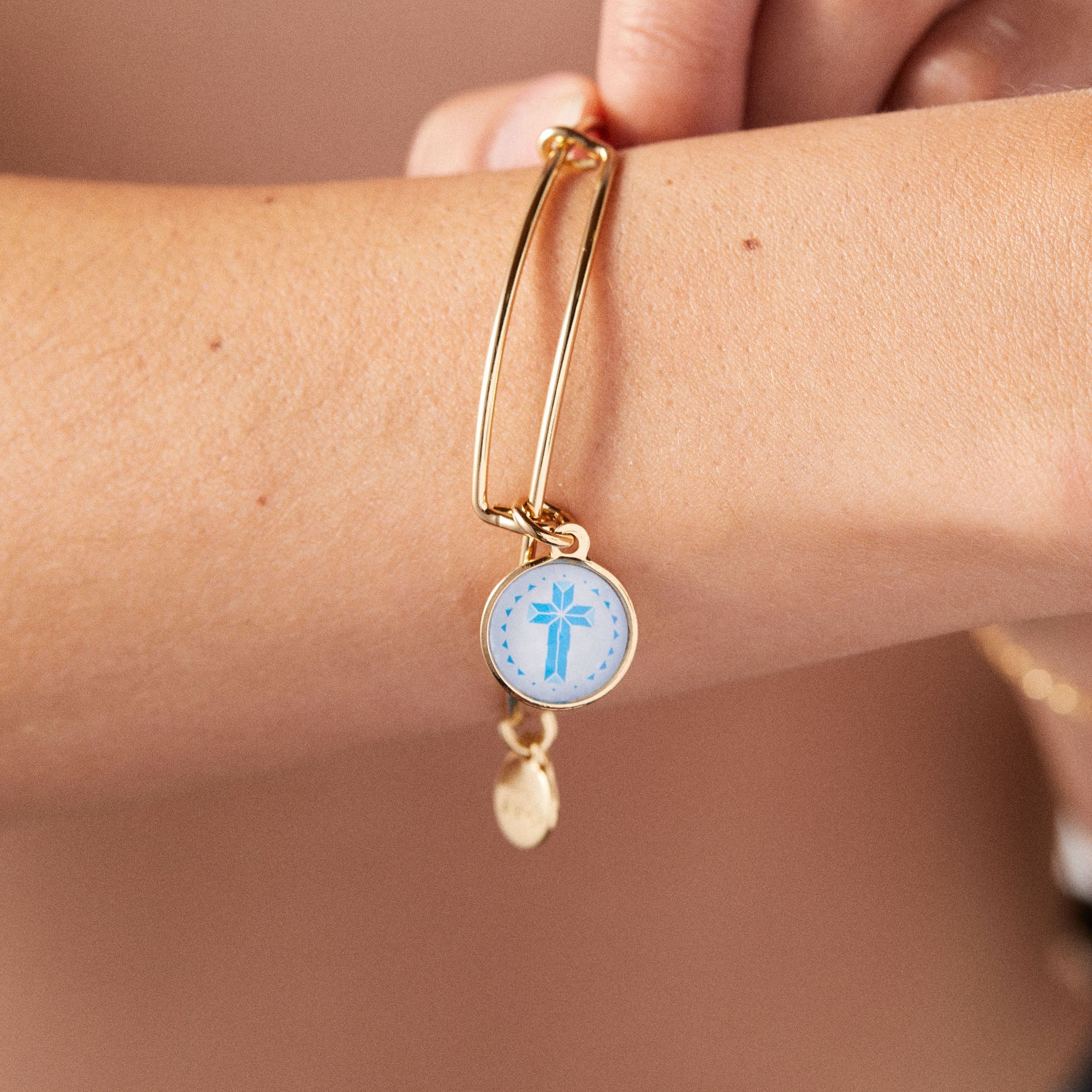candy-crystals-cross-charm-bangle-bracelet-model-AA608822EWBSG.jpg