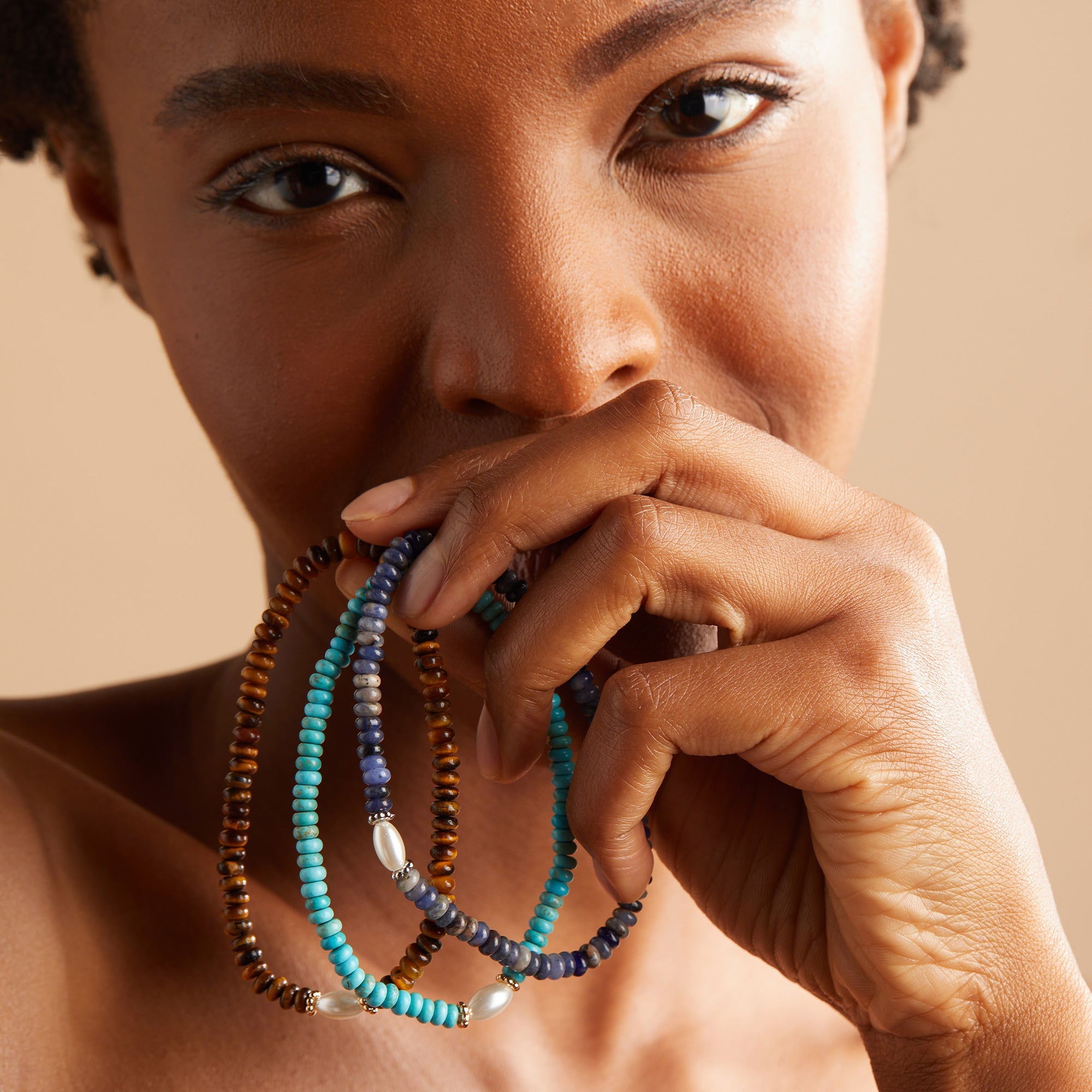 turquoise-pearl-stretch-bracelet-alt-A22TUPSTSG.jpg